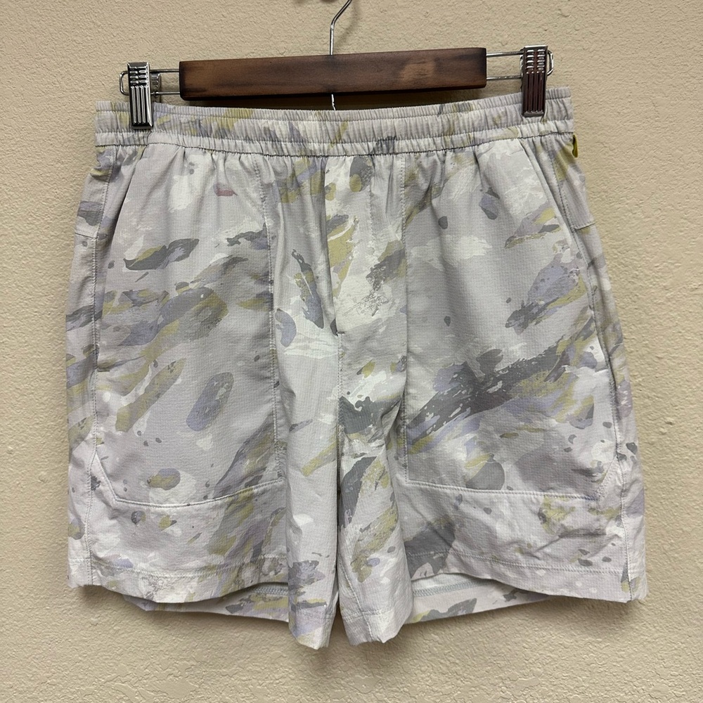 lululemon NWOT Mens Linerless Shorts 5” - Size Small